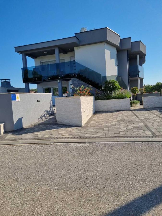 Apartman Paola Vrh  Εξωτερικό φωτογραφία